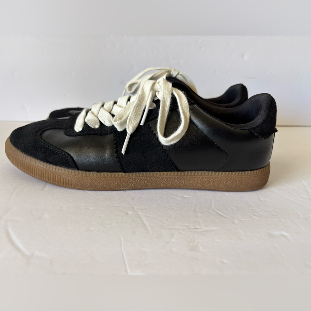 Women’s On 34th Black Low Top Sneakers